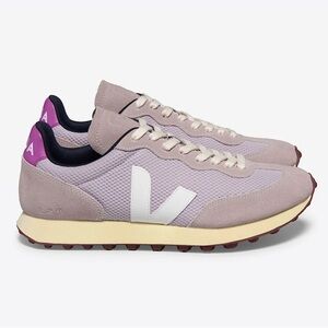 Veja Women's Rio Branco Parme.  New. Size 8